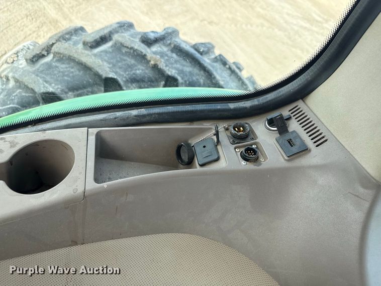 image for item ND9541 2015 John Deere 7210R MFWD tractor