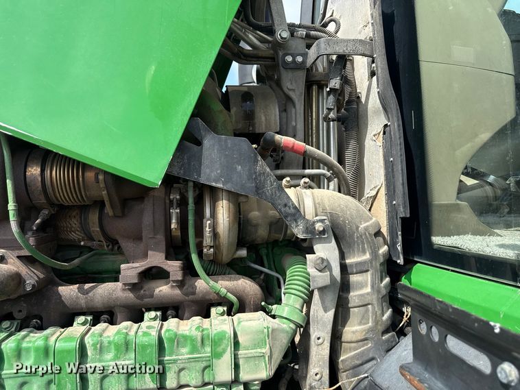 image for item ND9541 2015 John Deere 7210R MFWD tractor