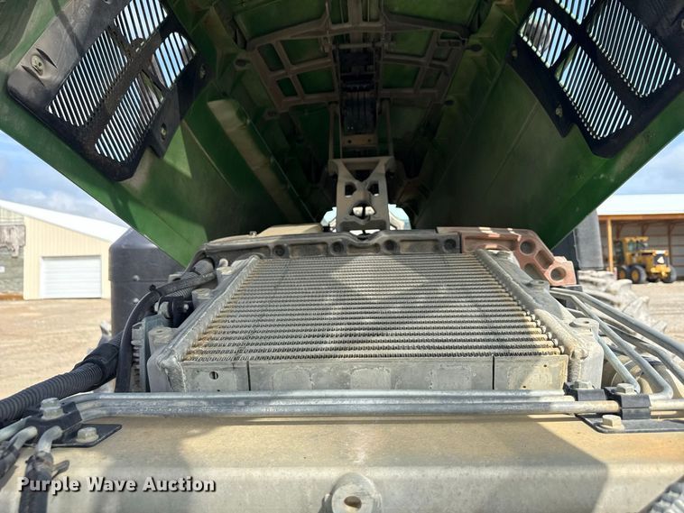 image for item ND9541 2015 John Deere 7210R MFWD tractor