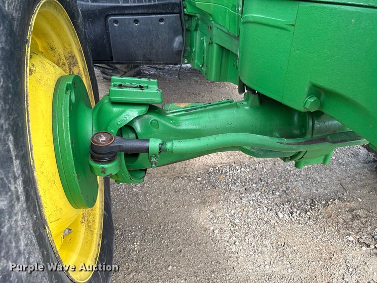 image for item ND9541 2015 John Deere 7210R MFWD tractor