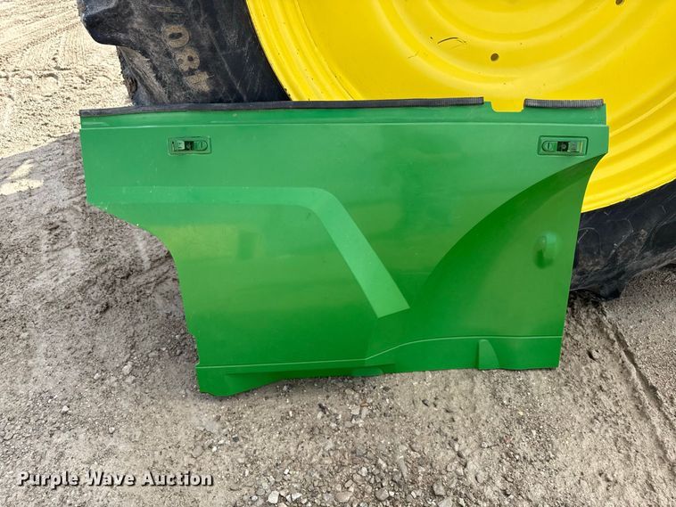 image for item ND9541 2015 John Deere 7210R MFWD tractor