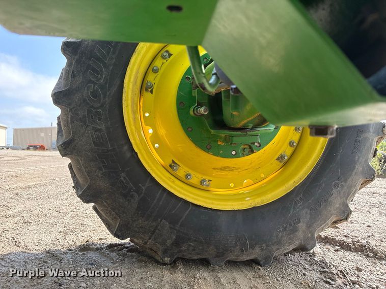 image for item ND9541 2015 John Deere 7210R MFWD tractor