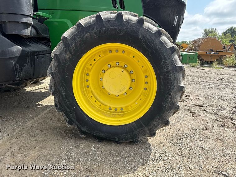 image for item ND9541 2015 John Deere 7210R MFWD tractor