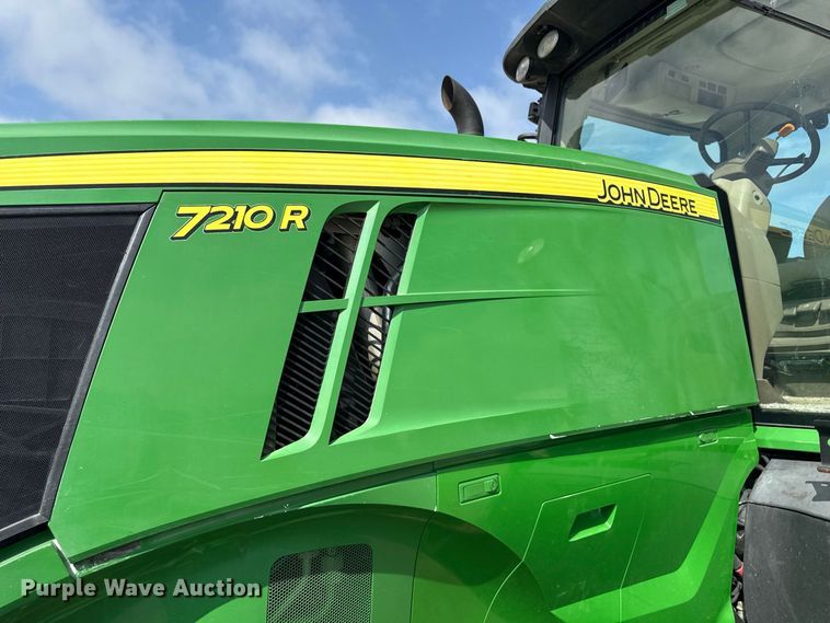 image for item ND9541 2015 John Deere 7210R MFWD tractor