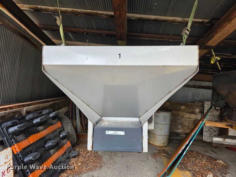 image for item NF9657 Meyer spreader 