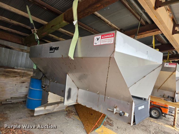 image for item NF9657 Meyer spreader 