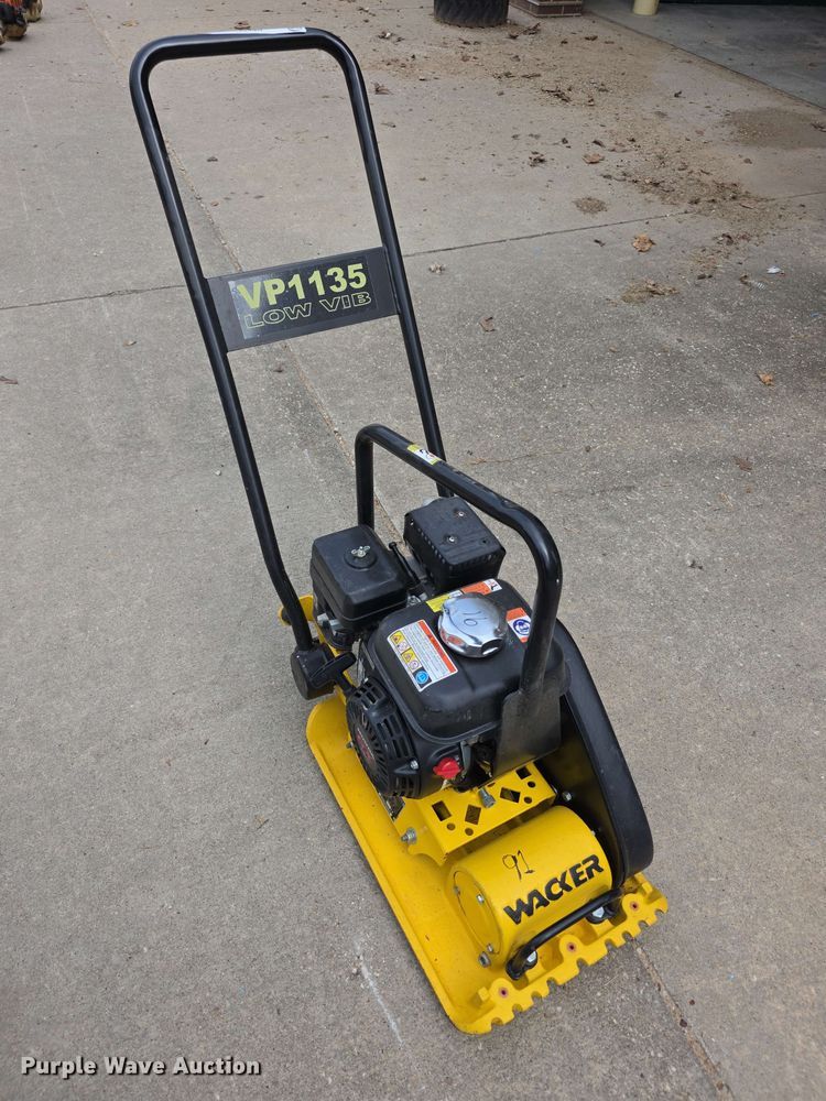 image for item NF9661 Wacker VP1135 plate compactor