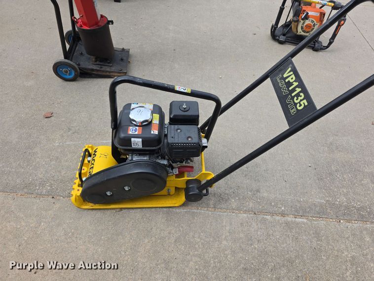 image for item NF9661 Wacker VP1135 plate compactor
