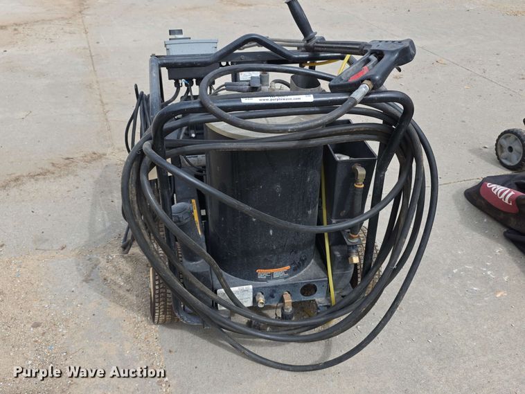 image for item NF9667 Mi-T-M  SM10 hot pressure washer