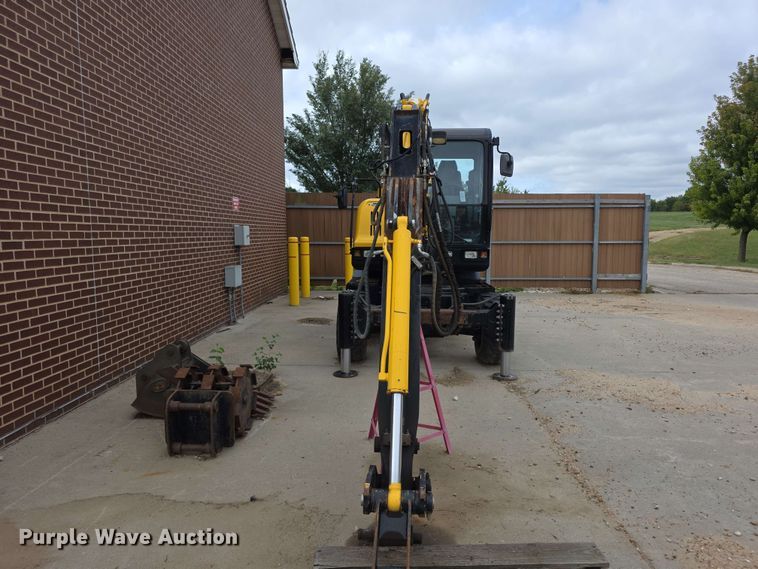 image for item NF9668 Hyundai ROBEX55W7A wheeled excavator
