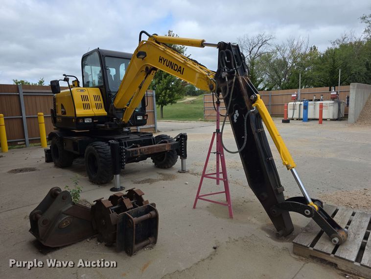image for item NF9668 Hyundai ROBEX55W7A wheeled excavator