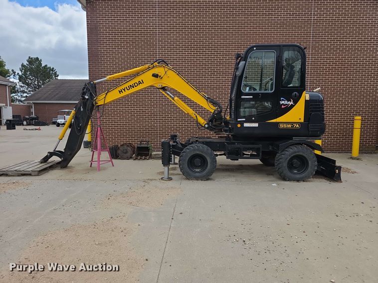 image for item NF9668 Hyundai ROBEX55W7A wheeled excavator