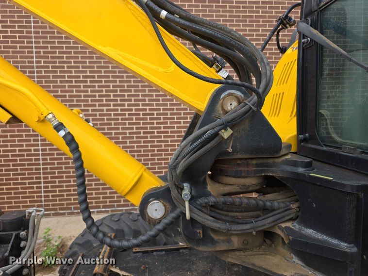 image for item NF9668 Hyundai ROBEX55W7A wheeled excavator