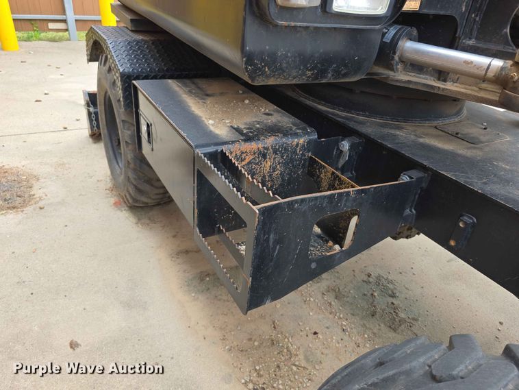 image for item NF9668 Hyundai ROBEX55W7A wheeled excavator