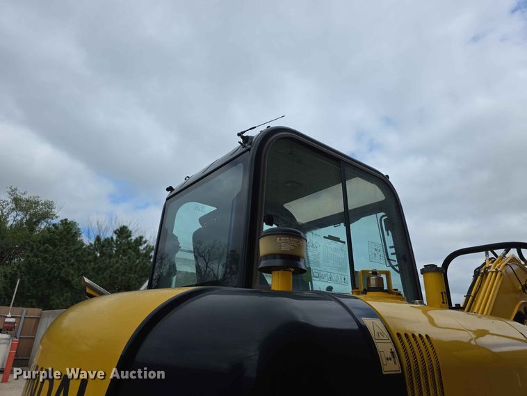 image for item NF9668 Hyundai ROBEX55W7A wheeled excavator