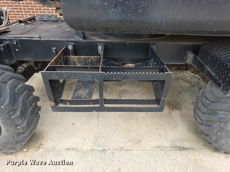image for item NF9668 Hyundai ROBEX55W7A wheeled excavator