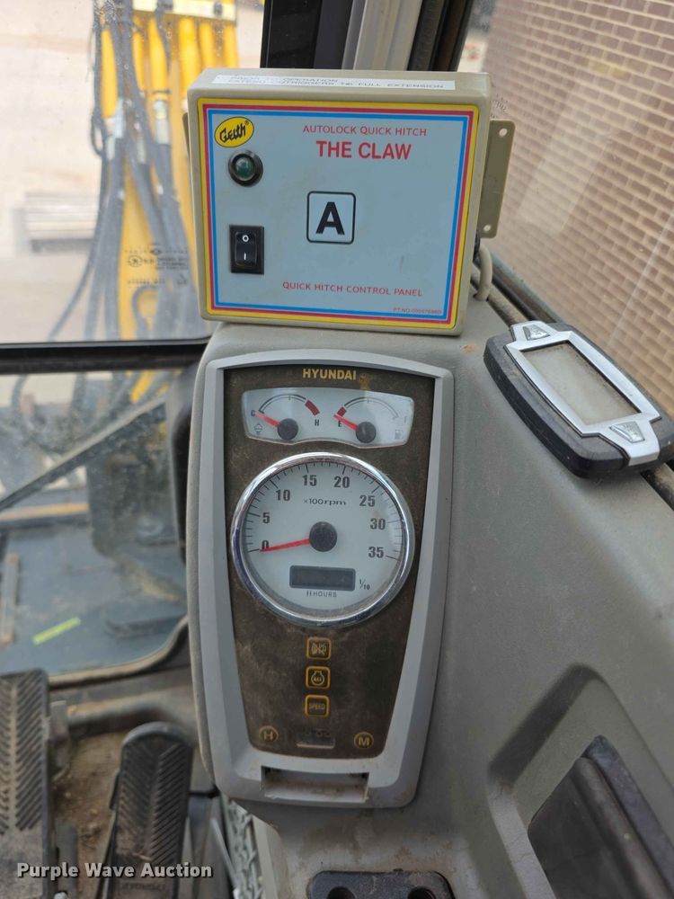 image for item NF9668 Hyundai ROBEX55W7A wheeled excavator