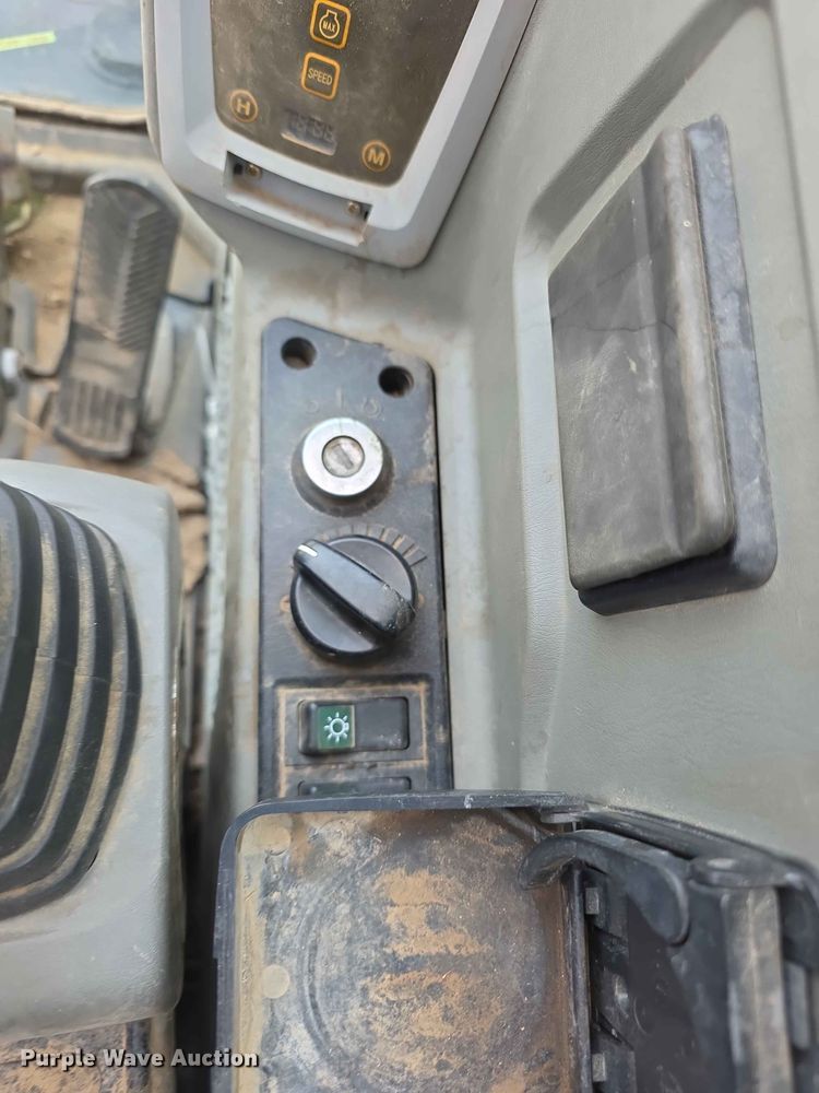 image for item NF9668 Hyundai ROBEX55W7A wheeled excavator