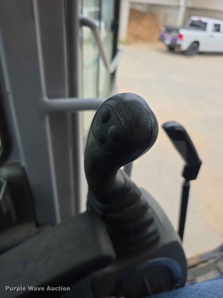 image for item NF9668 Hyundai ROBEX55W7A wheeled excavator