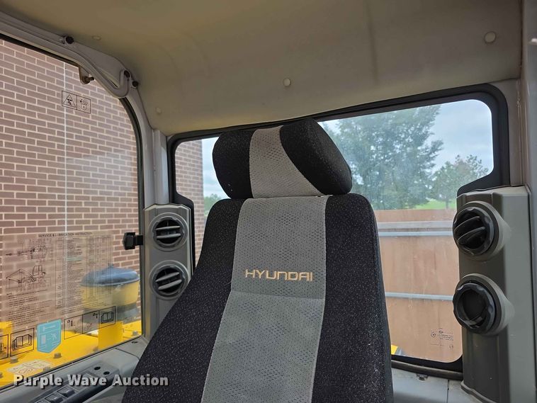 image for item NF9668 Hyundai ROBEX55W7A wheeled excavator
