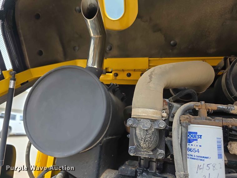 image for item NF9668 Hyundai ROBEX55W7A wheeled excavator