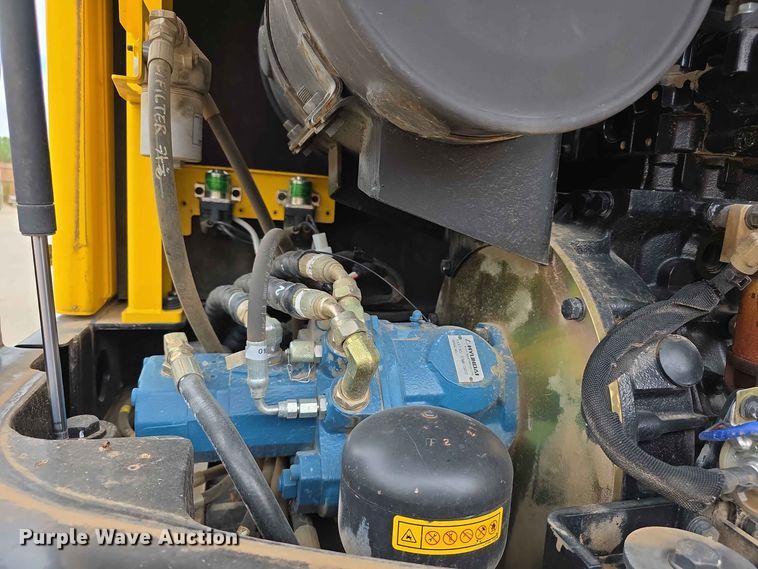 image for item NF9668 Hyundai ROBEX55W7A wheeled excavator