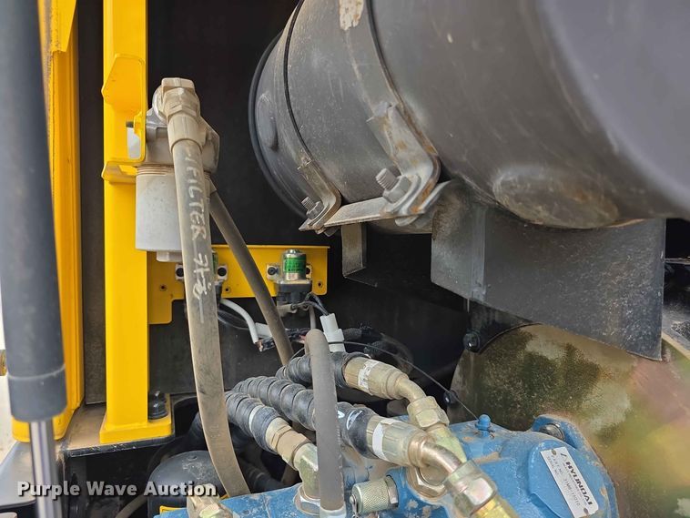image for item NF9668 Hyundai ROBEX55W7A wheeled excavator