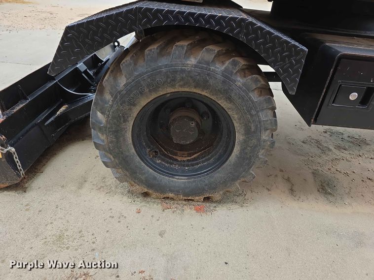 image for item NF9668 Hyundai ROBEX55W7A wheeled excavator