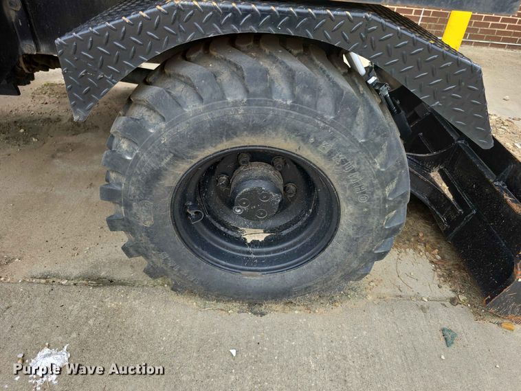 image for item NF9668 Hyundai ROBEX55W7A wheeled excavator