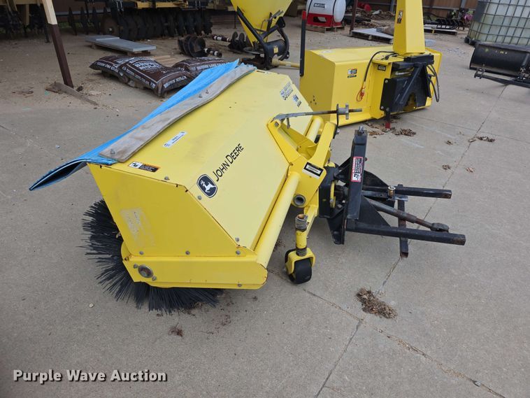 image for item NF9670 John Deere broom
