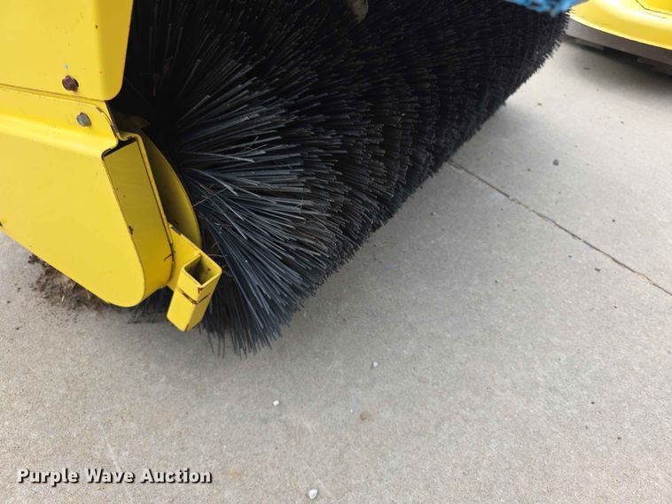 image for item NF9670 John Deere broom