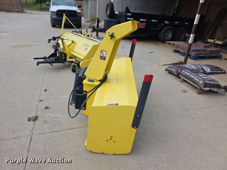 image for item NF9671 John Deere snow blower