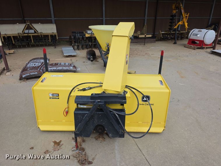 image for item NF9671 John Deere snow blower
