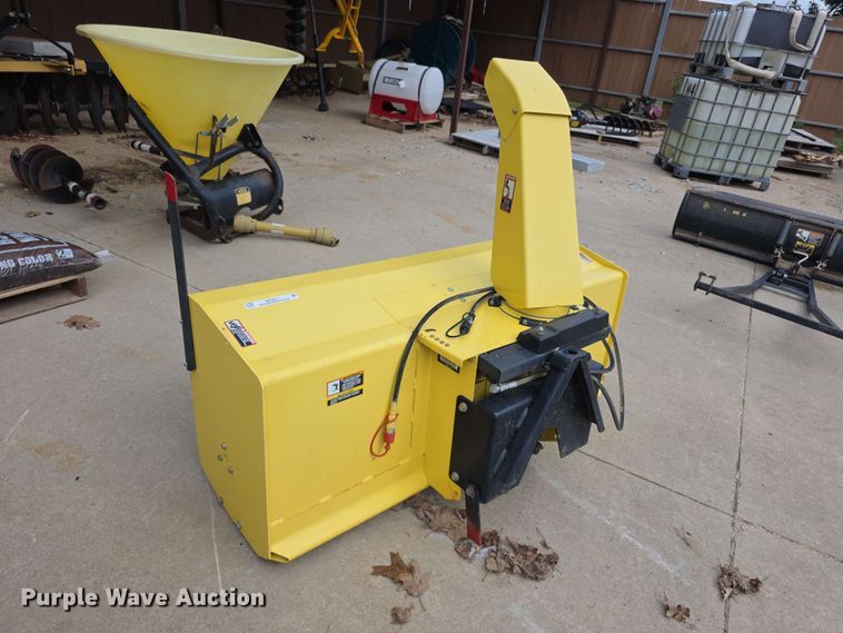 image for item NF9671 John Deere snow blower