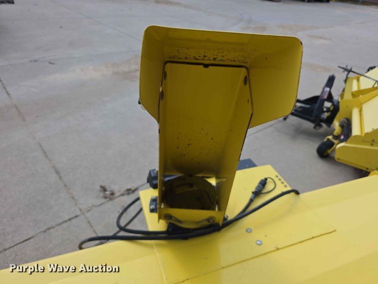 image for item NF9671 John Deere snow blower