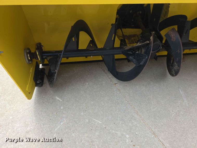 image for item NF9671 John Deere snow blower