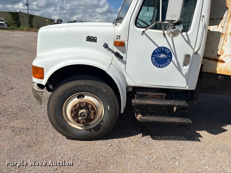image for item NK9240 1997 International 4900 dump truck