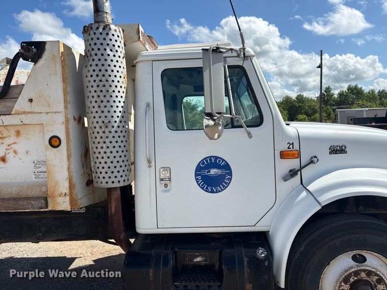 image for item NK9240 1997 International 4900 dump truck