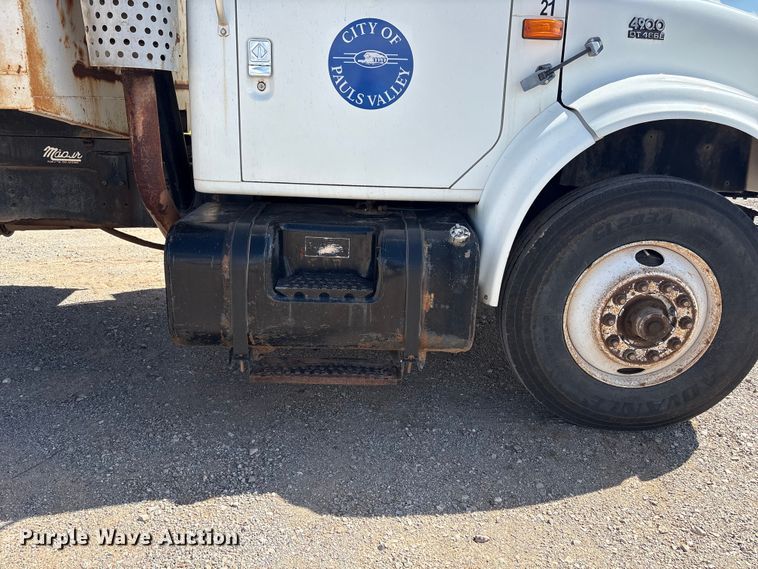 image for item NK9240 1997 International 4900 dump truck
