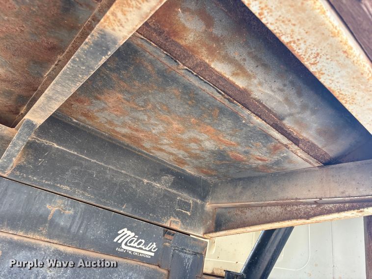 image for item NK9240 1997 International 4900 dump truck