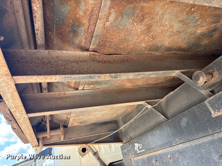 image for item NK9240 1997 International 4900 dump truck