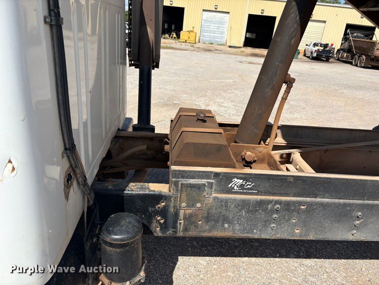 image for item NK9240 1997 International 4900 dump truck