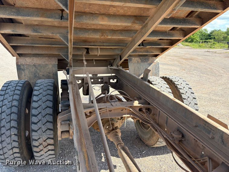 image for item NK9240 1997 International 4900 dump truck