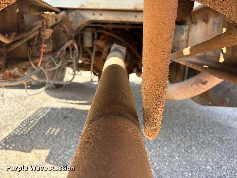 image for item NK9240 1997 International 4900 dump truck