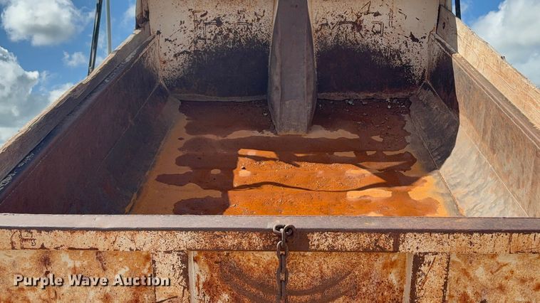 image for item NK9240 1997 International 4900 dump truck