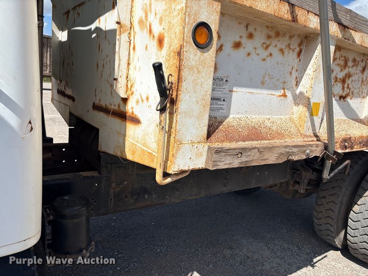 image for item NK9240 1997 International 4900 dump truck