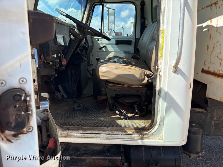 image for item NK9240 1997 International 4900 dump truck