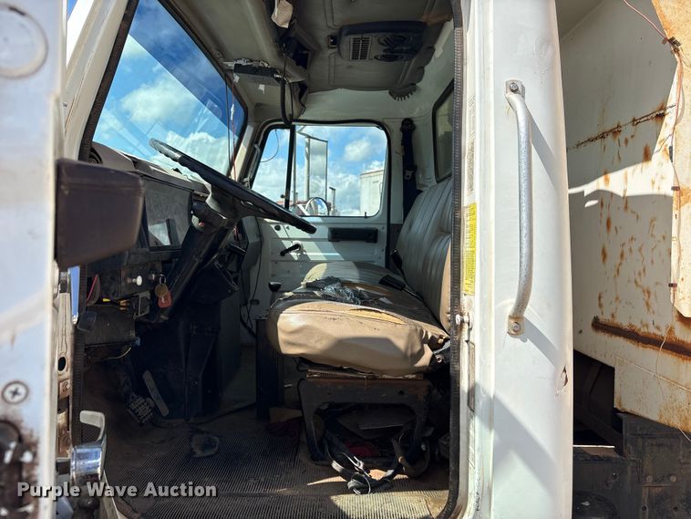 image for item NK9240 1997 International 4900 dump truck