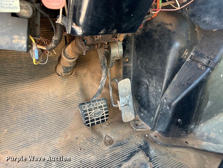 image for item NK9240 1997 International 4900 dump truck