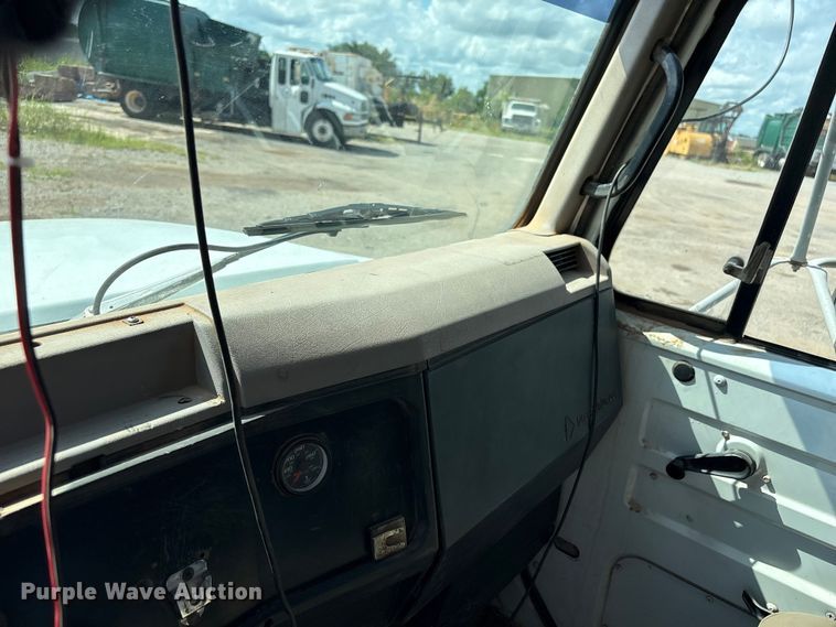 image for item NK9240 1997 International 4900 dump truck